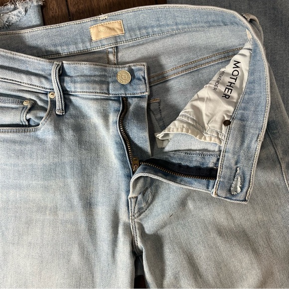 Mother The Weekender Fray Jeans 26 Light Wash Swimming Pool Sunday Raw Hem Flare - Picture 8 of 16